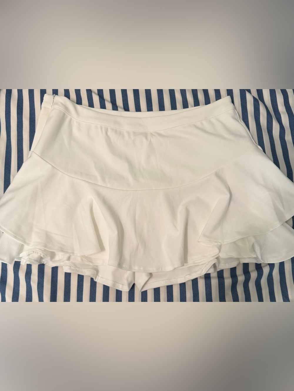 SHEIN SXY White Ruffle Skort